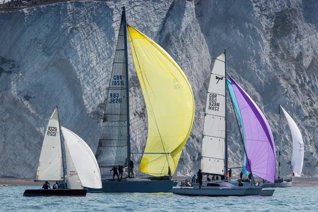 The Needles. Trilemma, GBR 528M, SFIDA, GBR 1859