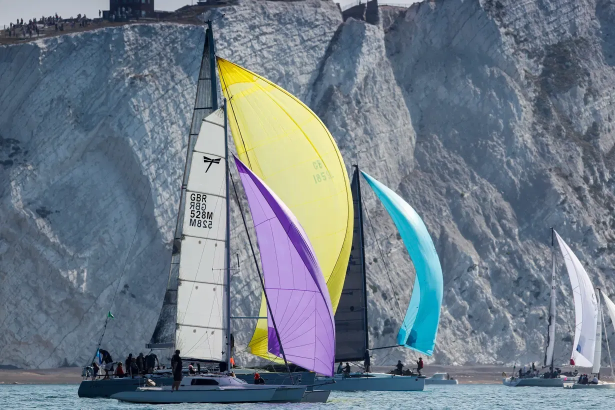 The Needles. Trilemma, GBR 528M, SFIDA, GBR 1859