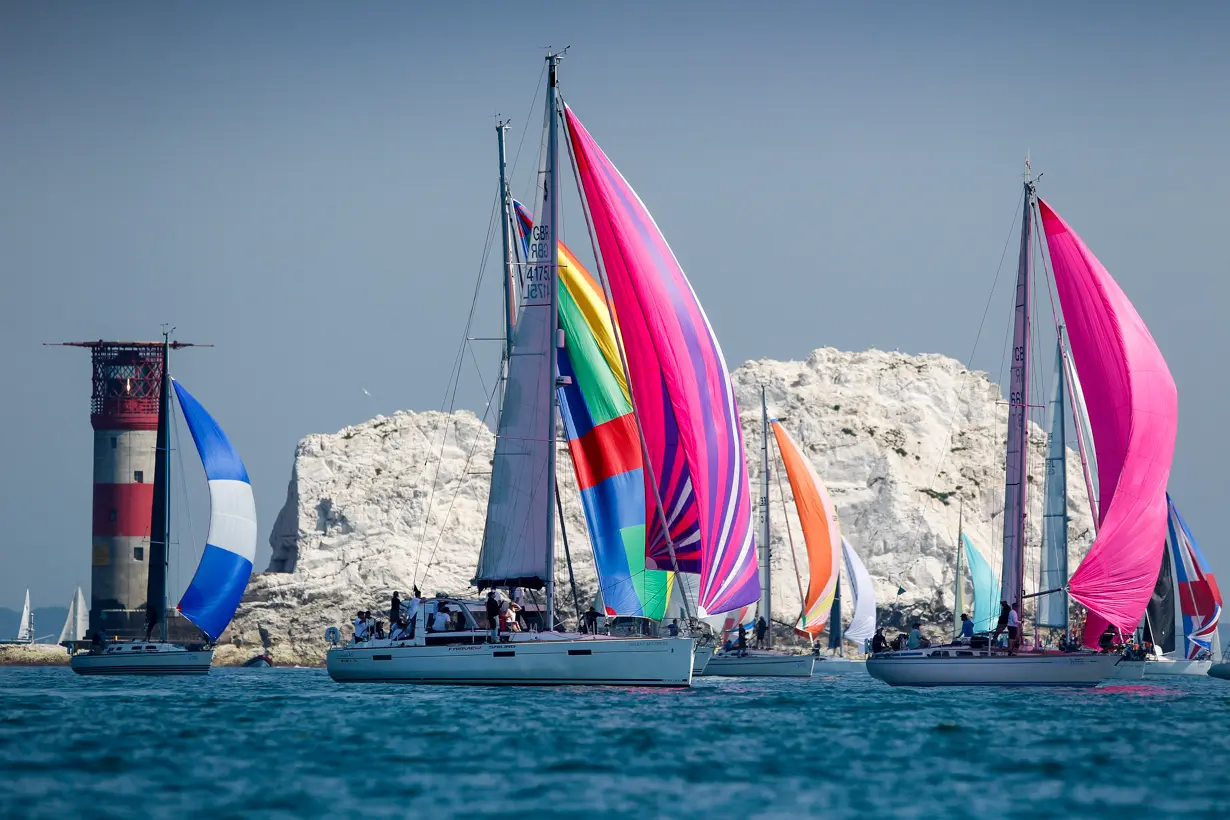 The Needles. Tomahawk, GBR 6699, Solent Mistress, GBR 4175