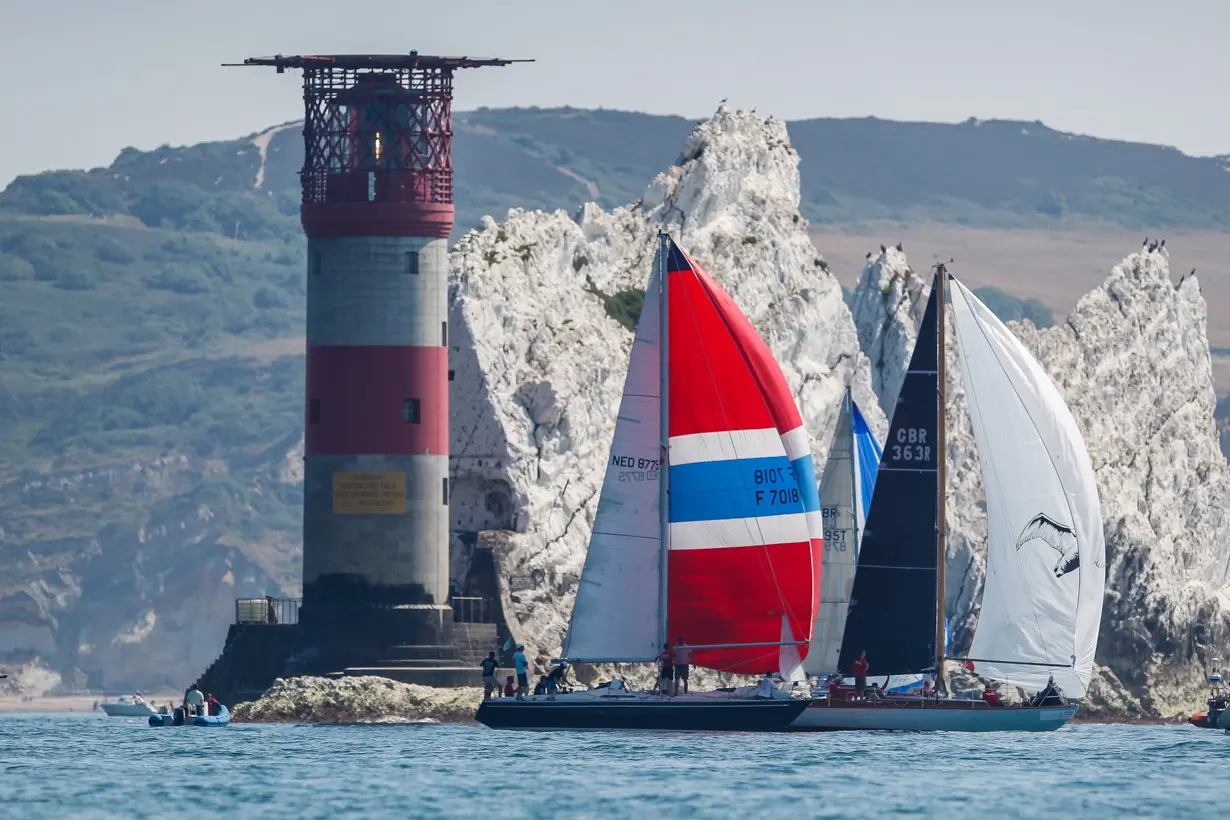 The Needles. Nanna 11, NED 8775, Whooper, GBR 363R