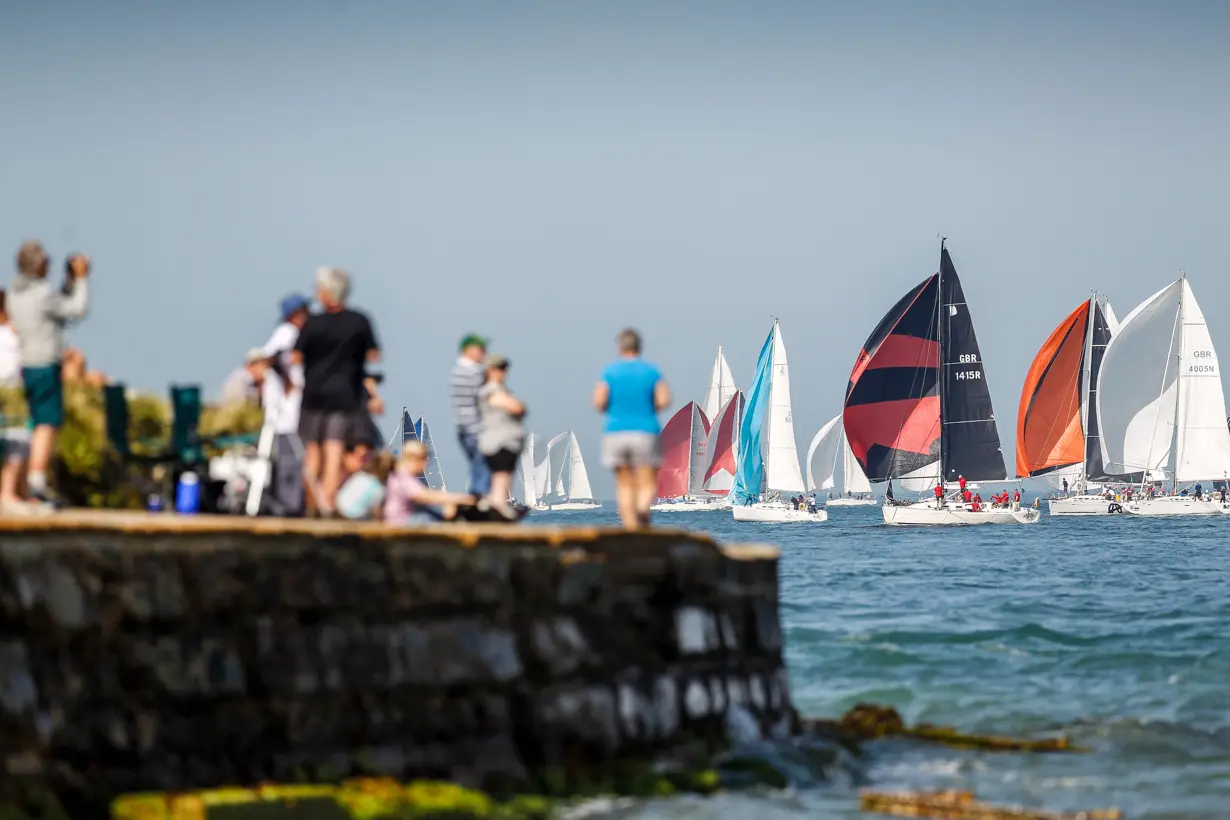 2019 individual yachts. Spectators. GBR 1415R