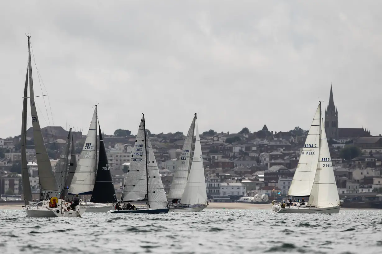 2021 Fleet passing Ryde