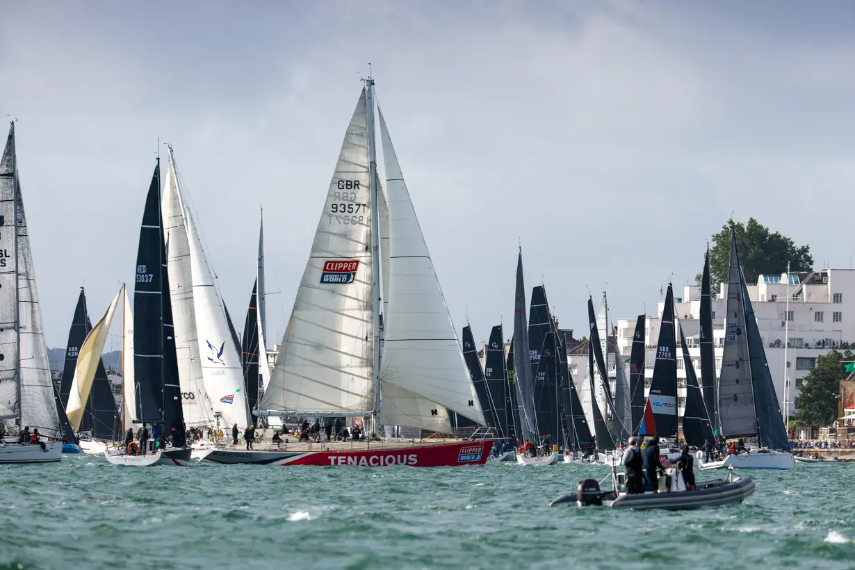 2022 race start, Tenacious, GBR 9357, Il Corvo, NED 53037