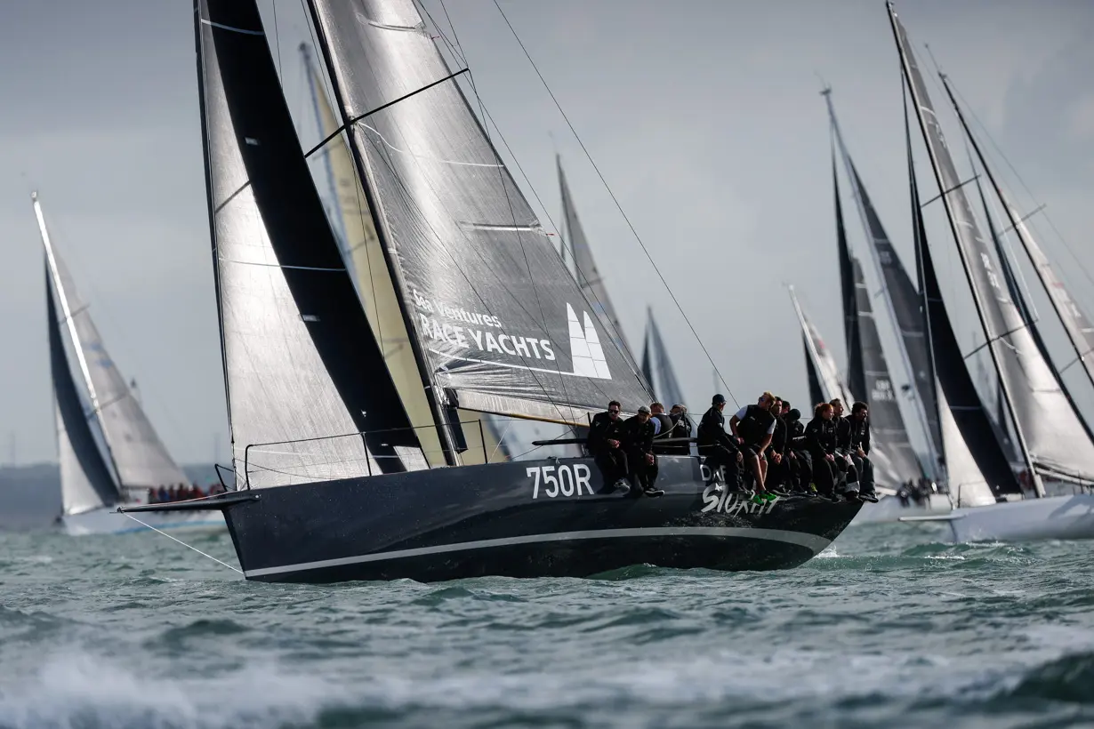 2022 race start, Dark n Stormy, GBR 750R