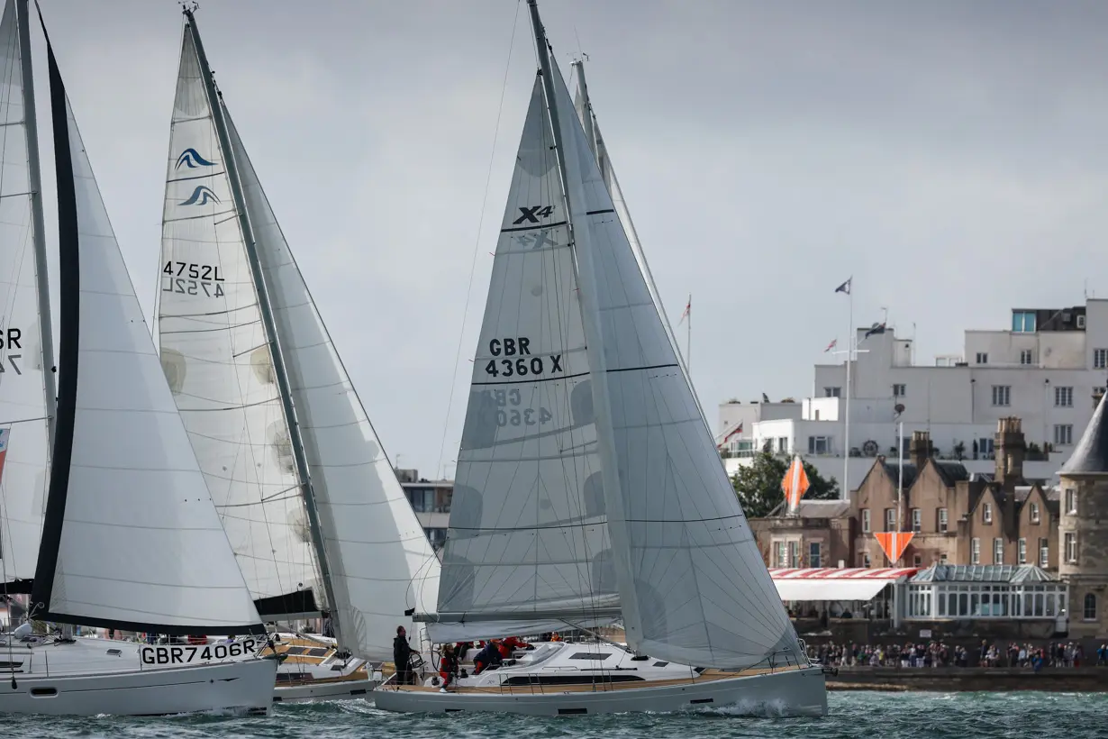 2022 race start, XOXO, GBR 4360, GBR 406R