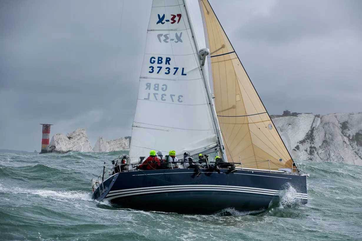 The Needles. Unruly, GBR 3737