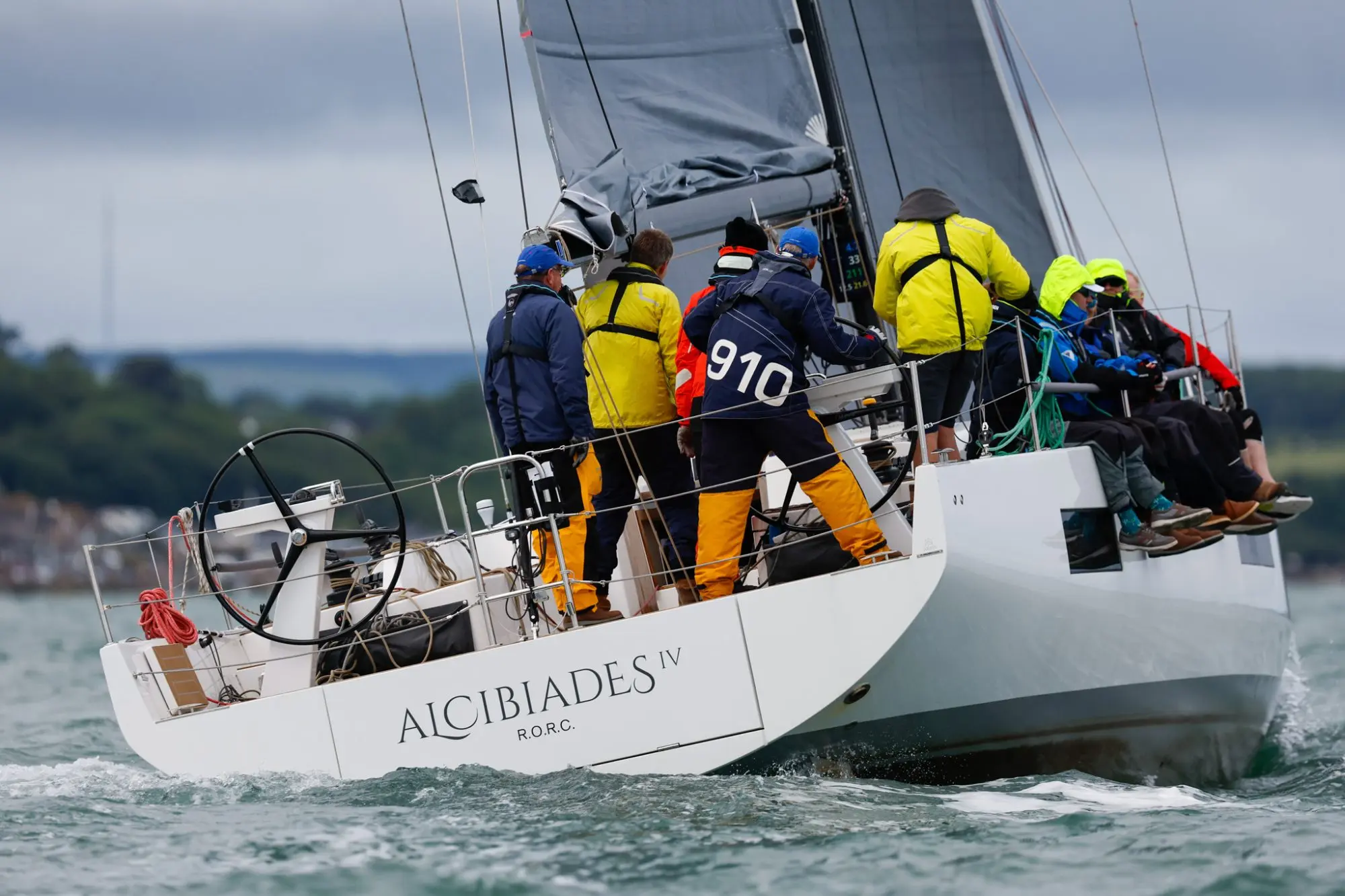 Round the Island Race 2025 – Race Start