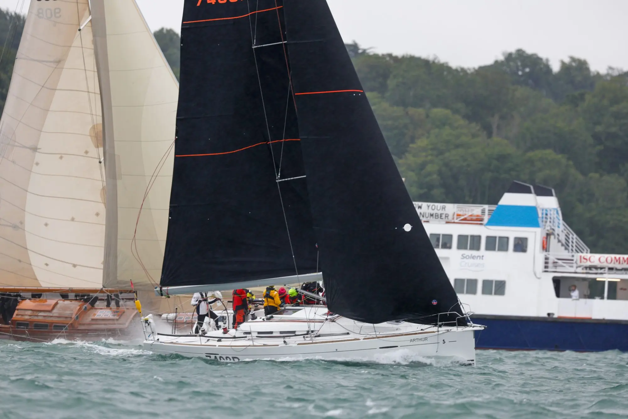 Round the Island Race 2025 – Race finish