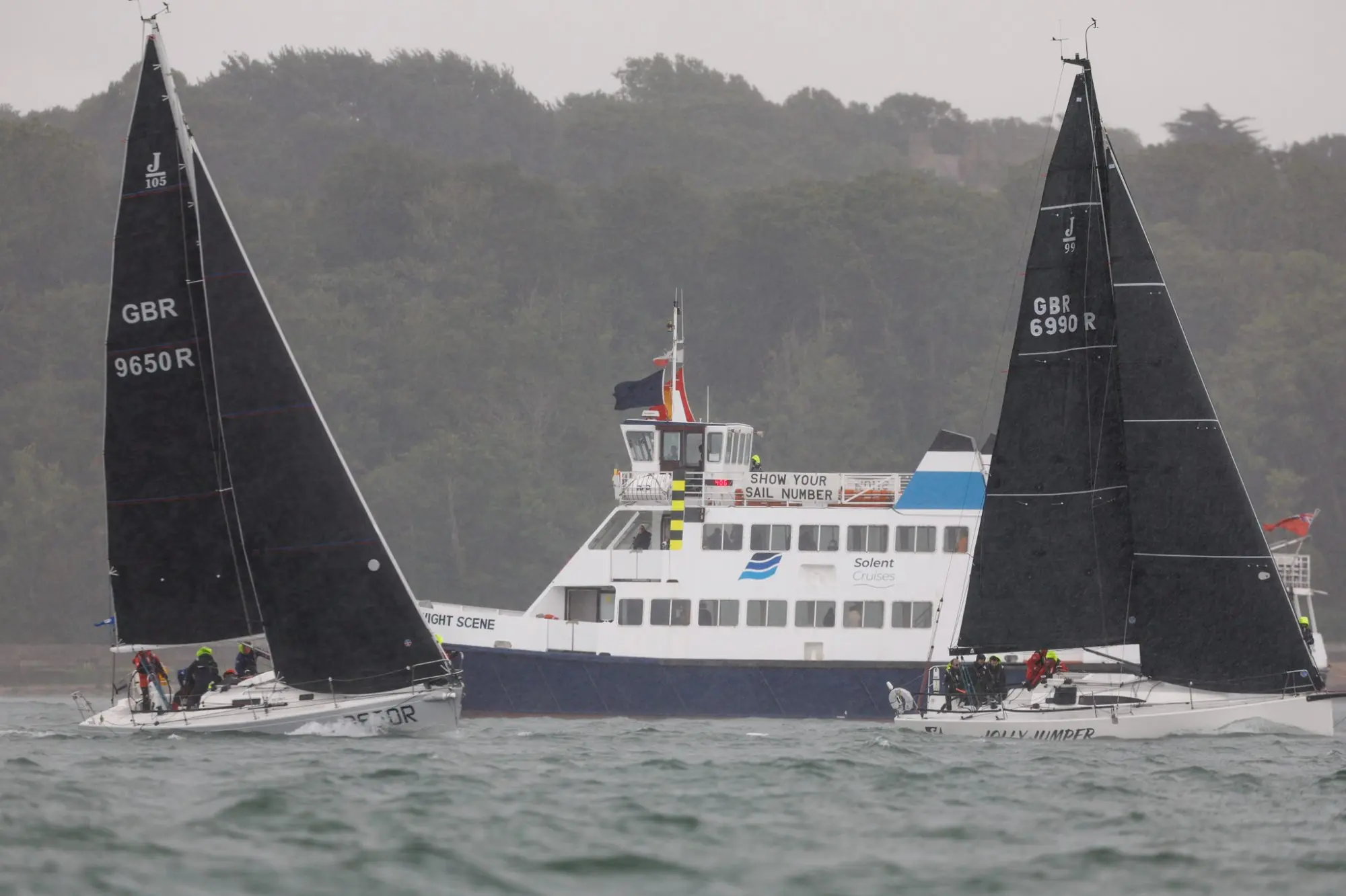 Round the Island Race 2025 – Race finish