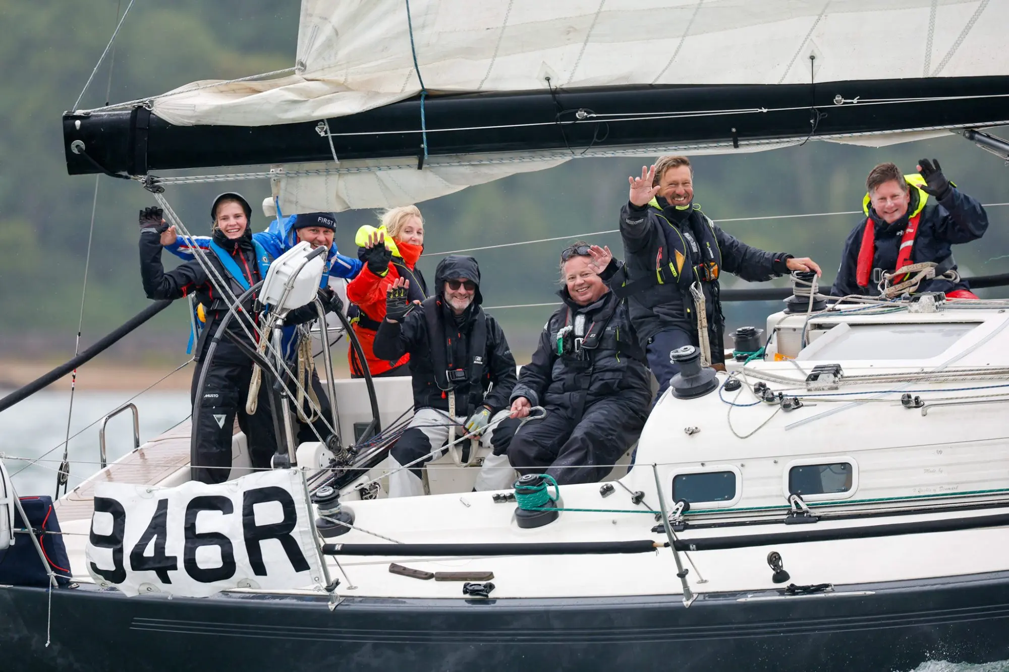 Round the Island Race 2025 – Race finish