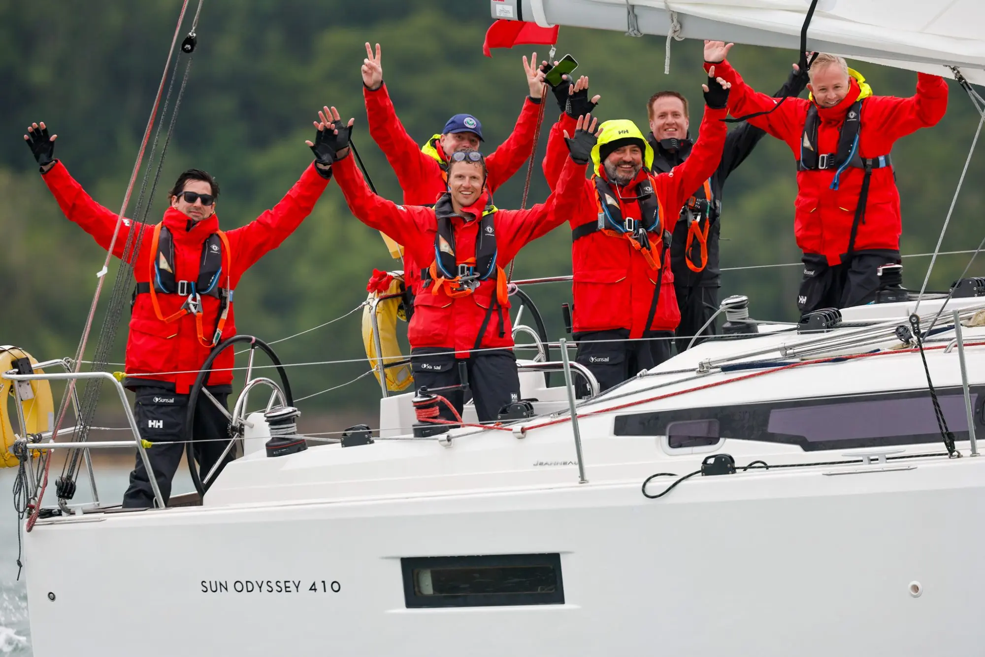 Round the Island Race 2025 – Race finish