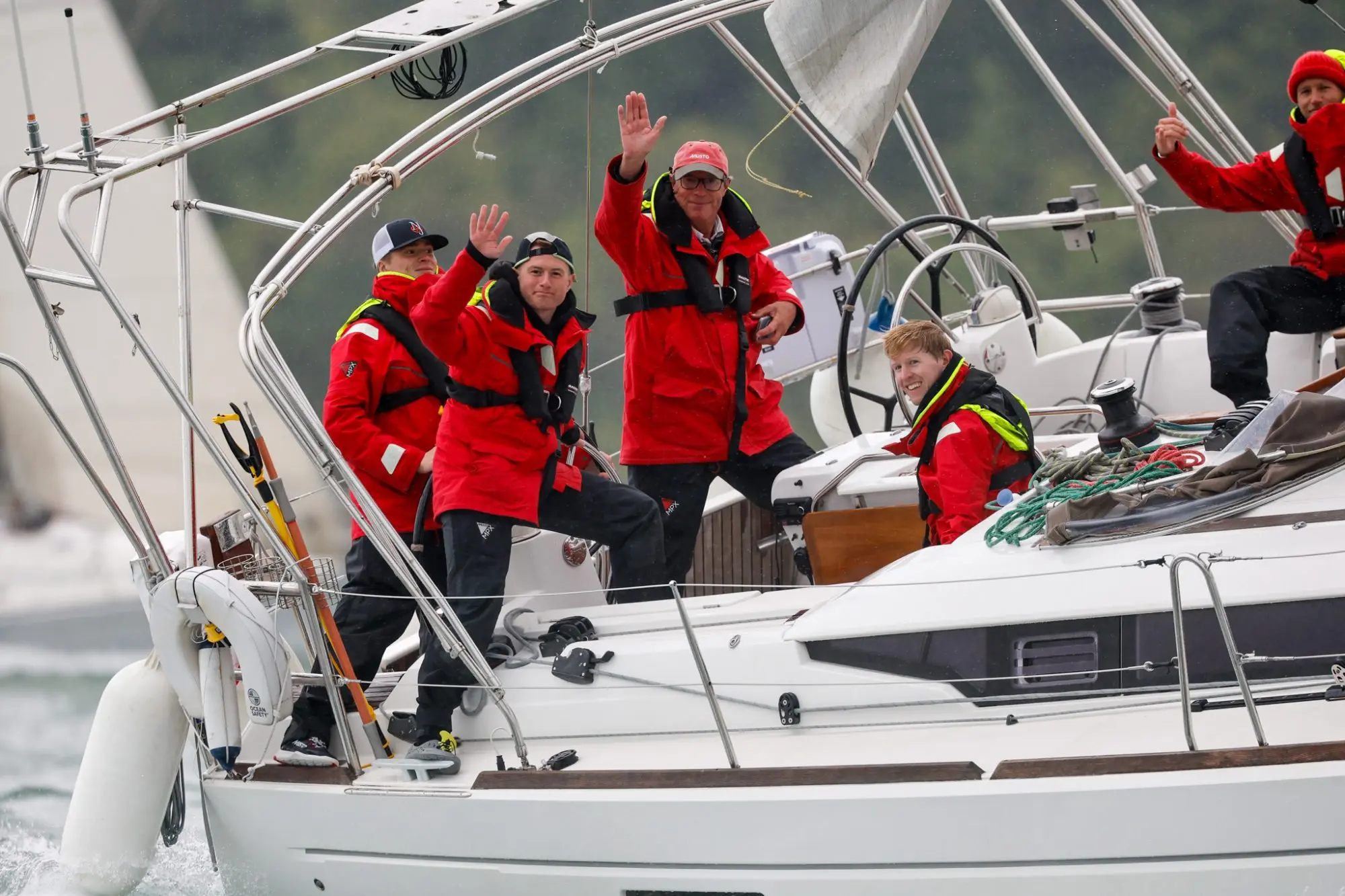 Round the Island Race 2025 – Race finish